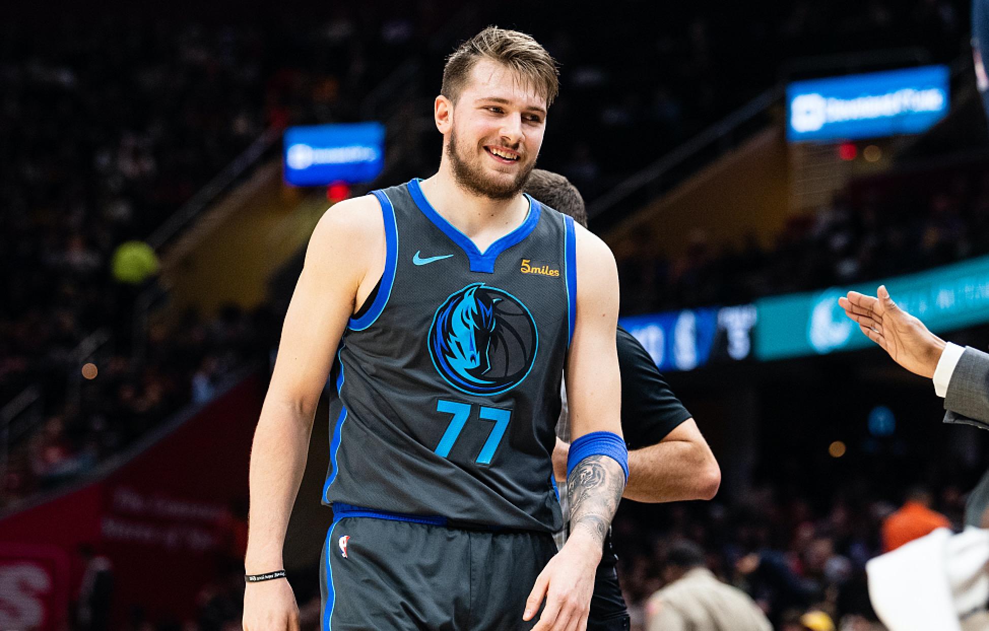 赛中多次展 赛中多次展